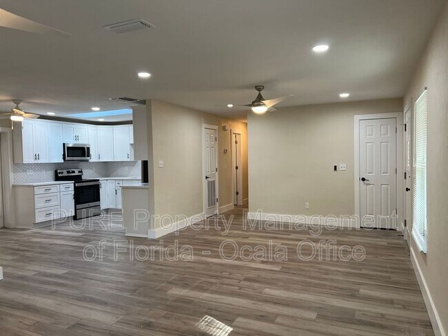 Building Photo - 7509 SW 78th Pl