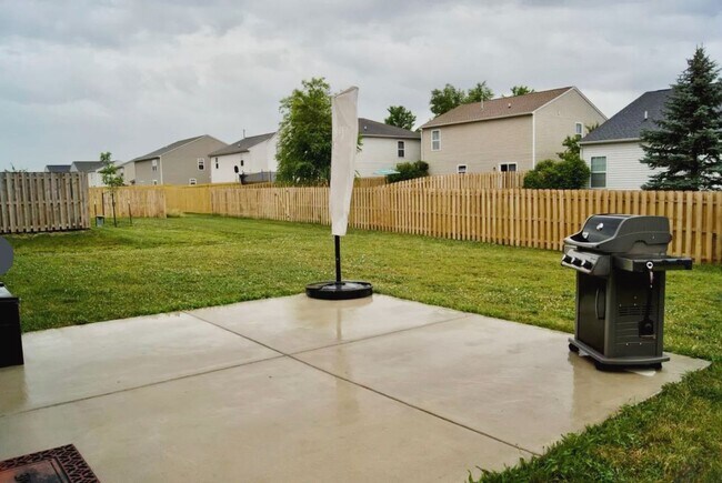 Building Photo - Newer Ranch Home in Avalon Bluff - 3 Bedrooms Plus a Den