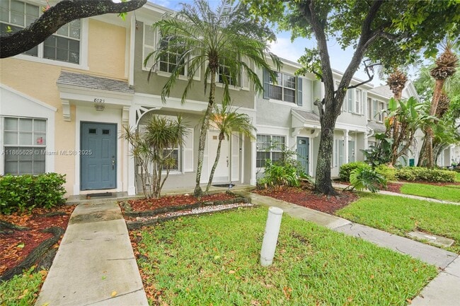Building Photo - 8031 Sanibel Dr