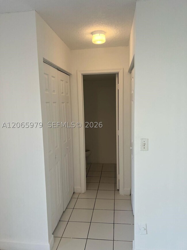 Building Photo - 3399 Foxcroft Rd