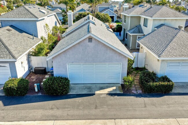 Building Photo - Furnished 2 bedroom in Carlsbad-Close to Beach