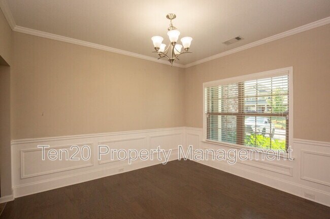 Building Photo - 2510 Ridgewood Way