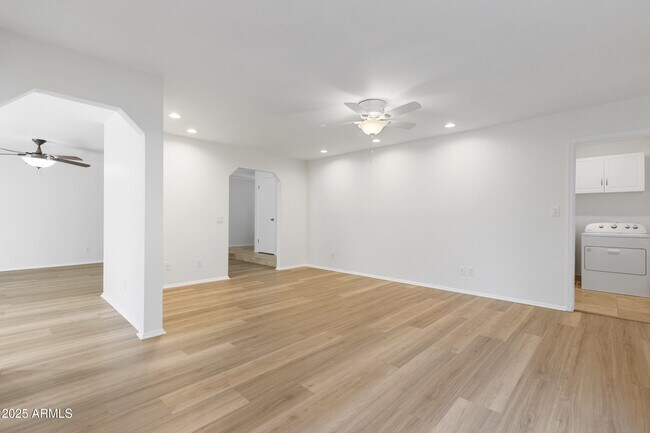 Building Photo - 417 W Mission Dr