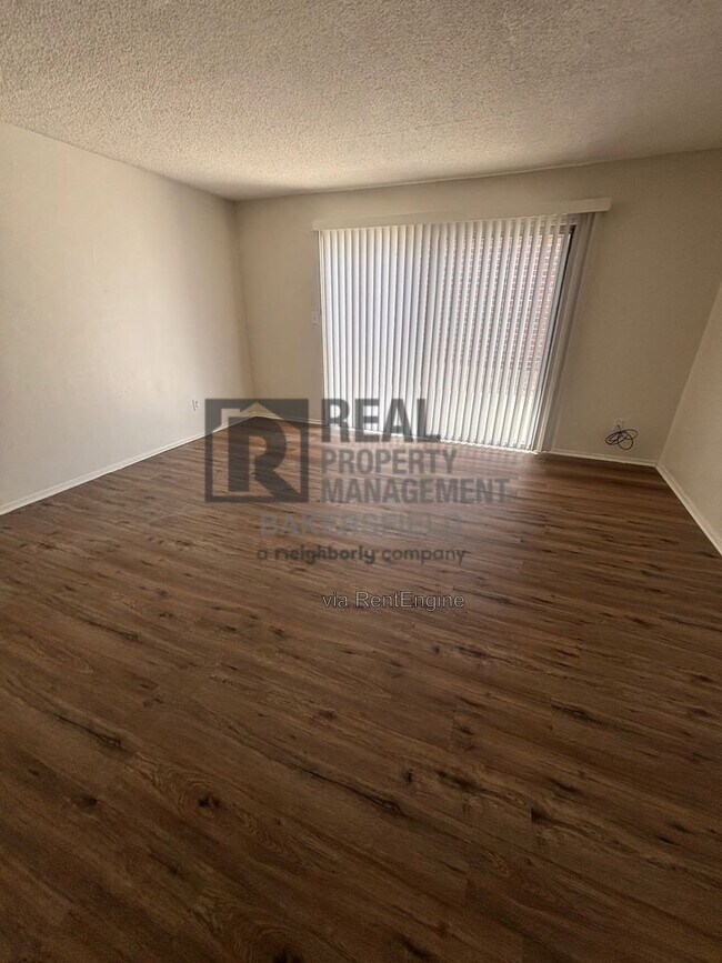 Building Photo - 2403 Olive St