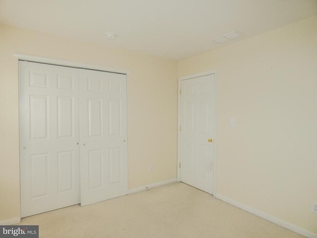 Building Photo - 2105 Lexington Mews