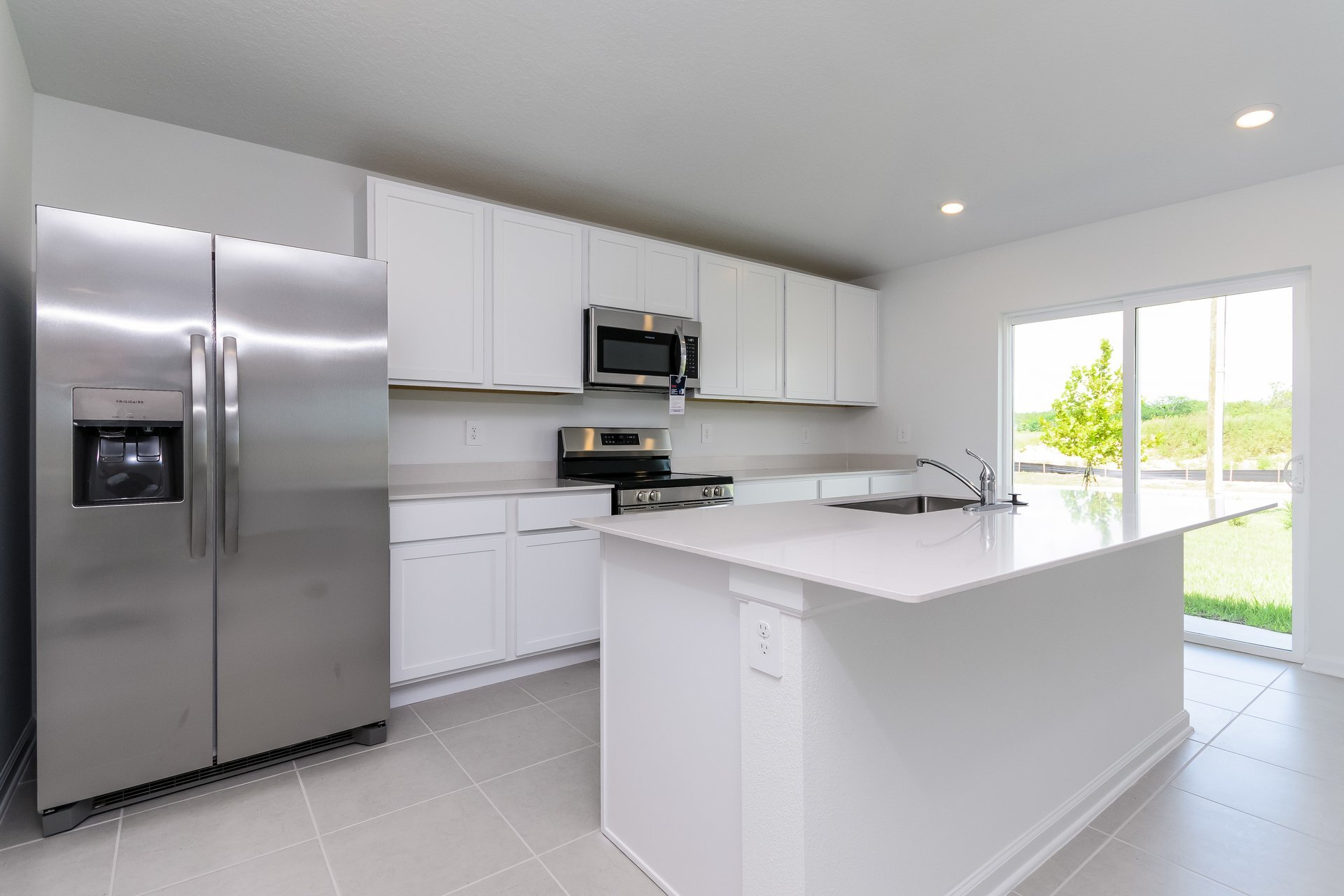 Building Photo - 2442 McKinley Dr
