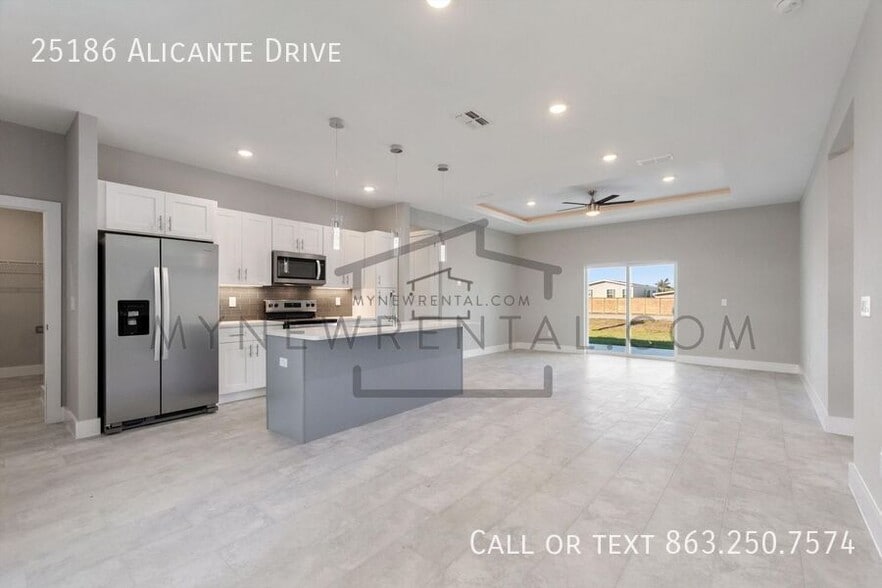 Building Photo - 25186 Alicante Dr