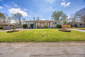 Building Photo - Charming 2 Bedroom in Hixson! Pet Friendly!