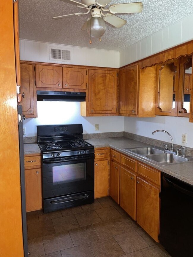 Building Photo - 319 S 48th W Ave