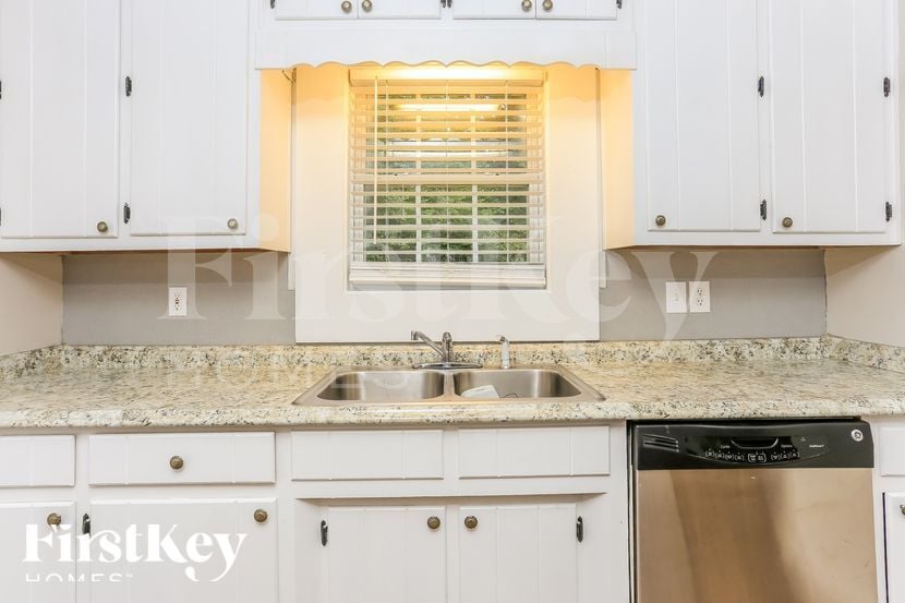 Building Photo - 1999 Bullock Trail