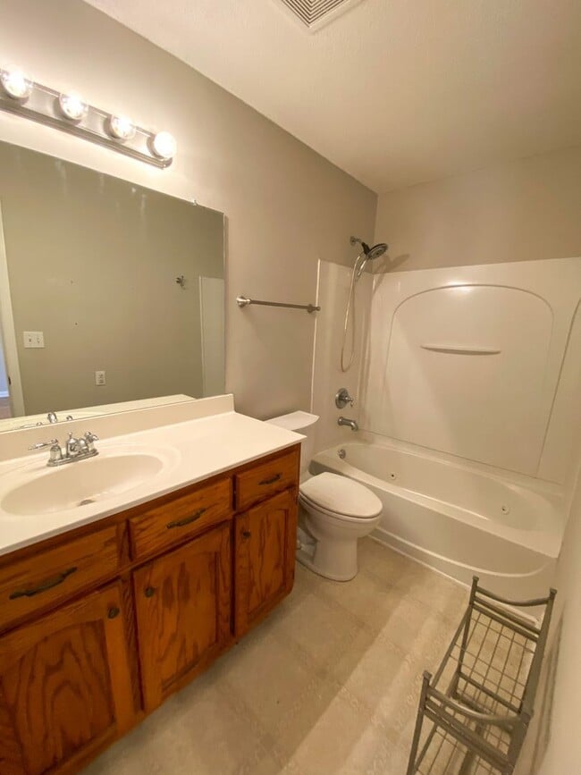 Building Photo - 3 bed, 2 bath in Hernando