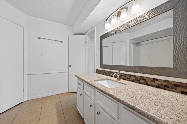 Building Photo - 17614 Telegraph Creek Dr