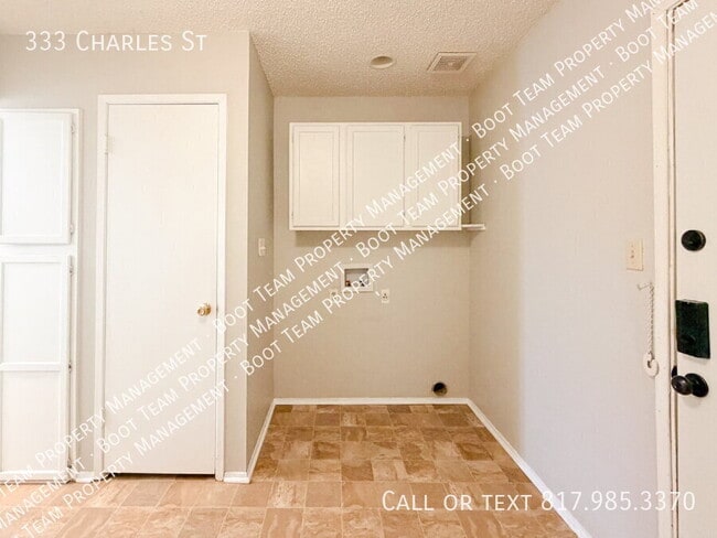 Building Photo - 333 Charles St