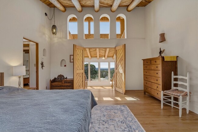 Building Photo - Enchanting Country Adobe