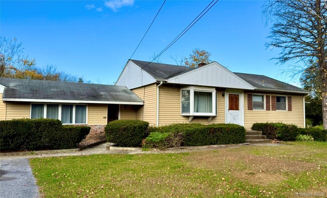 Primary Photo - 1063 Violet Ave