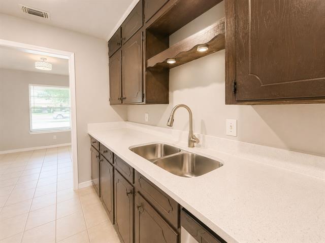 Building Photo - 930 Lindy Ct