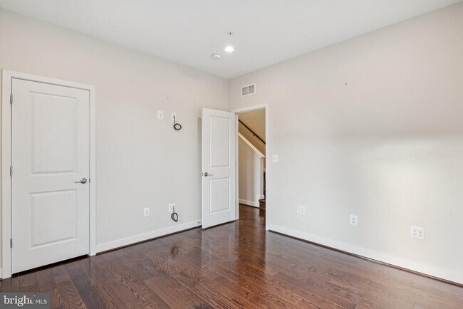 Building Photo - 8091 Red Hook St