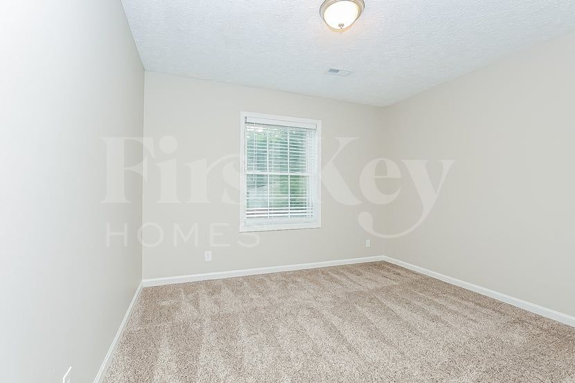 Building Photo - 1629 Comanche Run