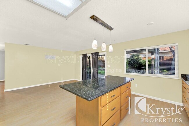 Building Photo - 2 Bridge Ct