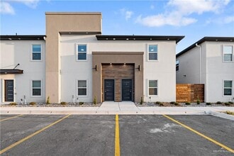 Building Photo - 23 Vanessa Ln