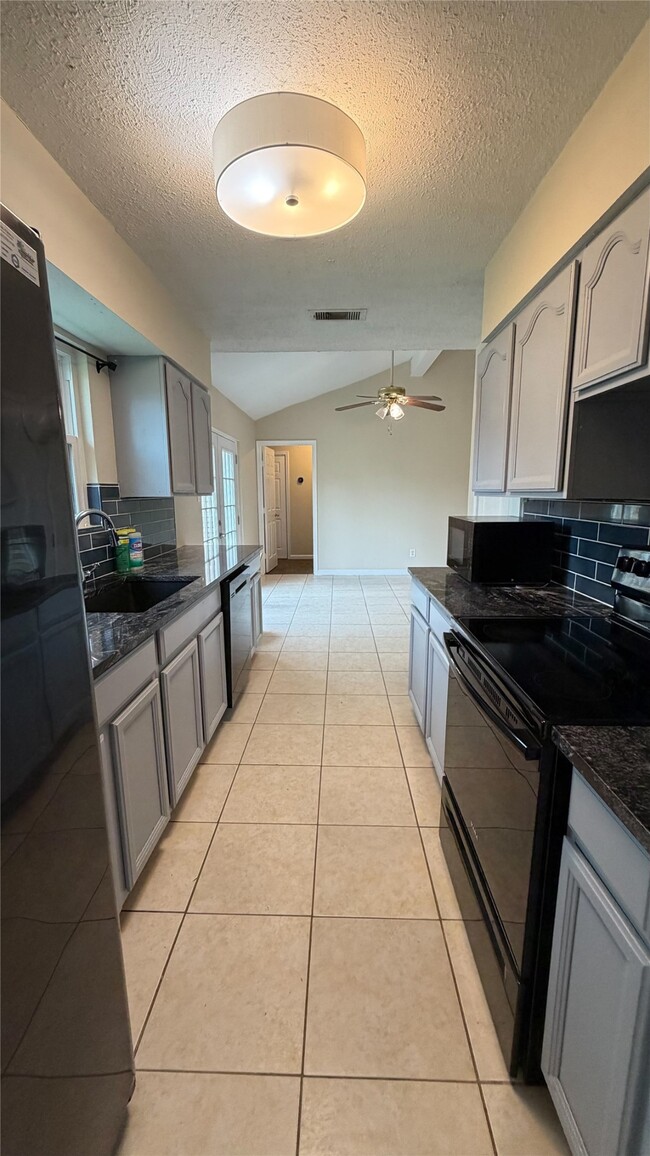 Building Photo - 1808 Dolphin Dr