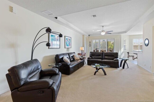 Building Photo - 2371 SW Carriage Hill Terrace