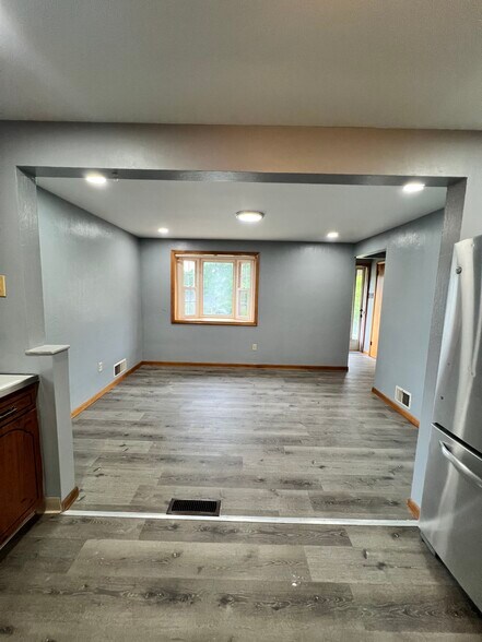 Dining room - 3642 Linden Ave
