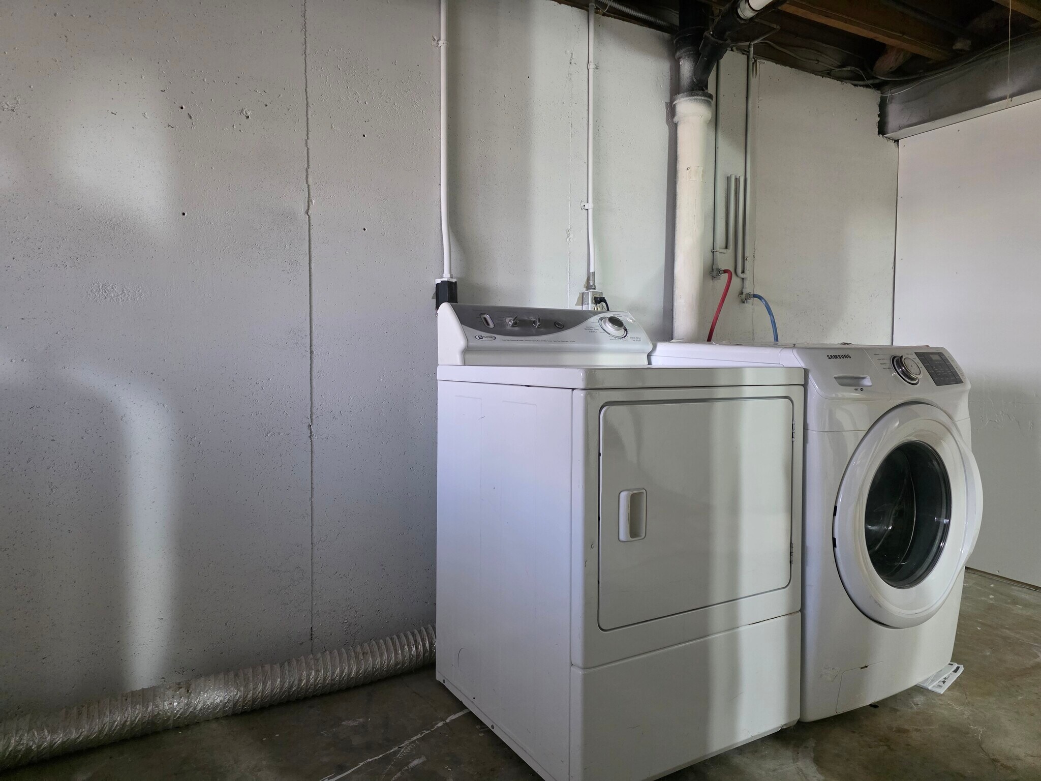 Building Photo - 11260 College Ave