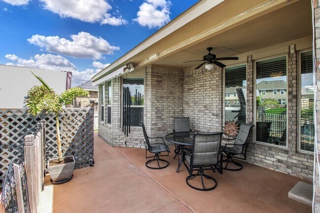 Building Photo - 3826 Pantano Ct