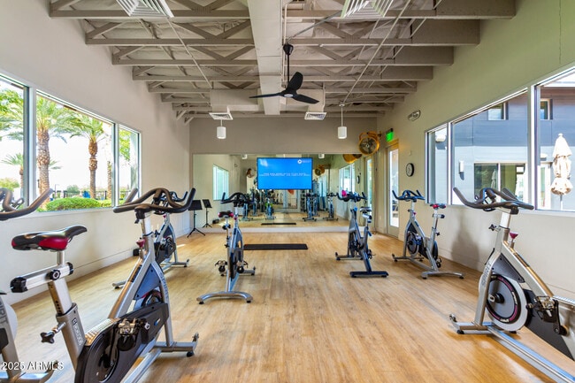 Building Photo - 5747 S Labelle