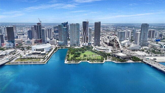Building Photo - 1000 Biscayne Blvd