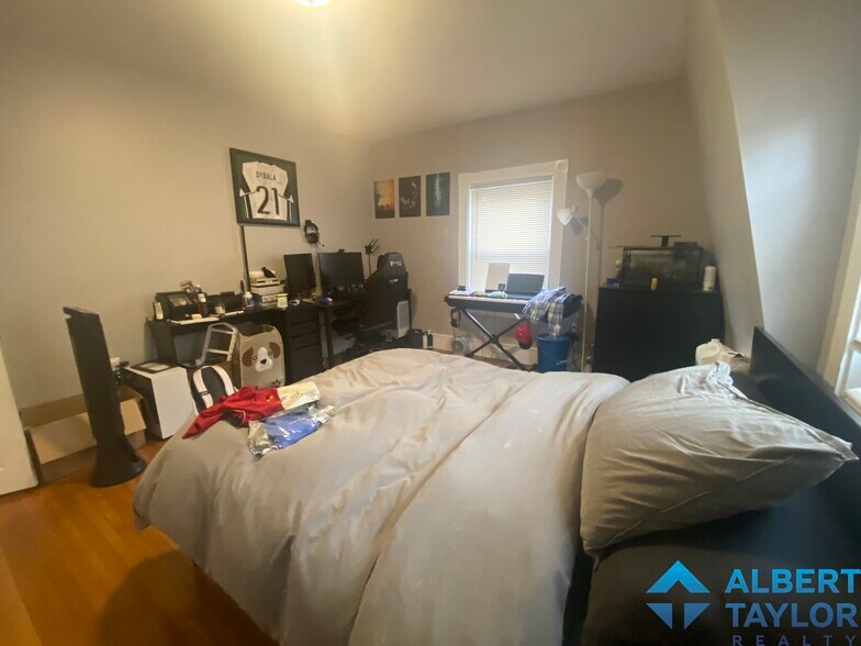 Building Photo - 30 Touro Ave