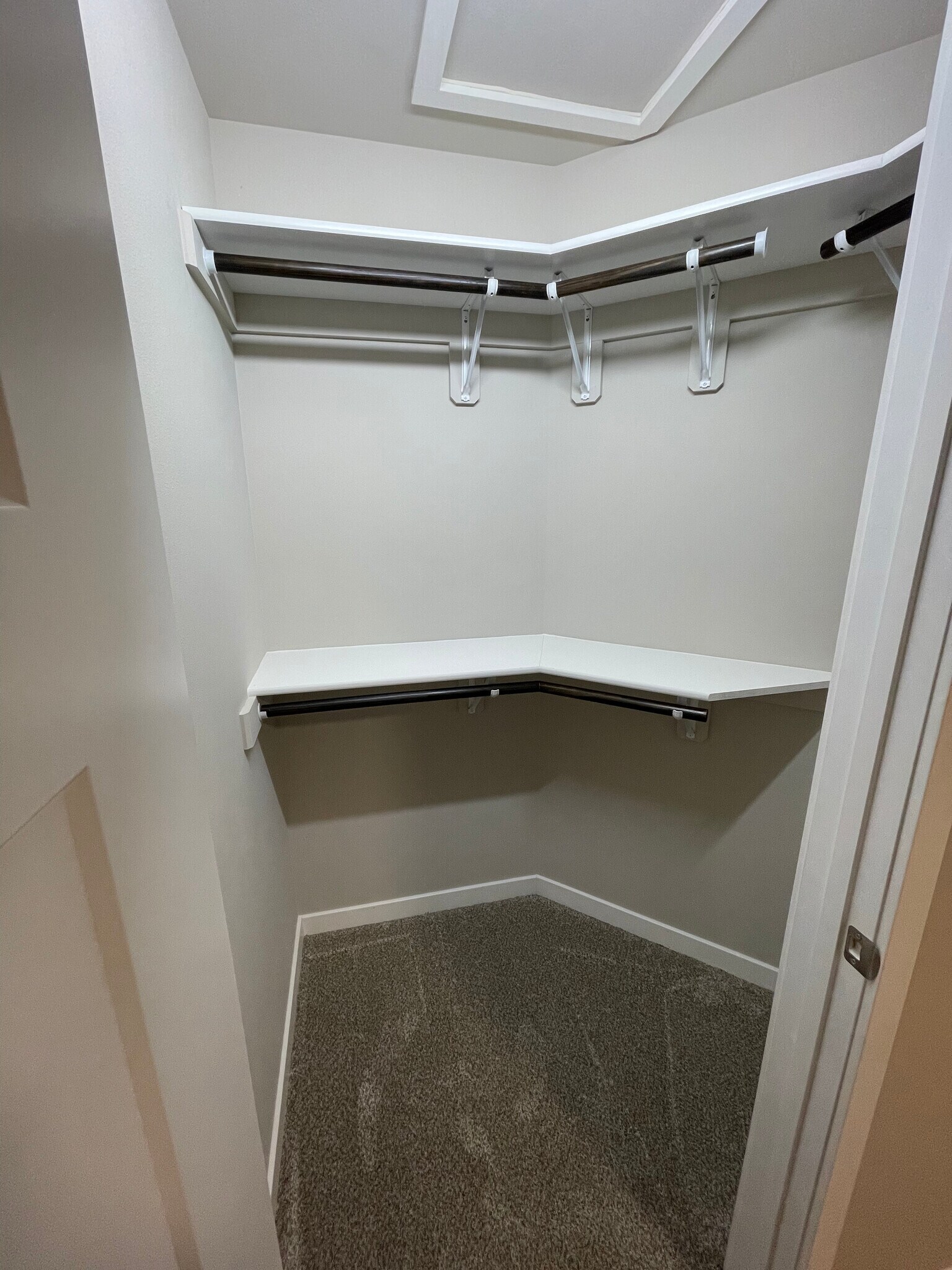 Guest Room Closet - 4885 Arugula Rd