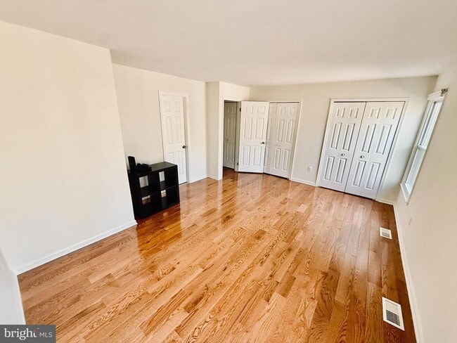 Building Photo - 6291 Kerrydale Dr