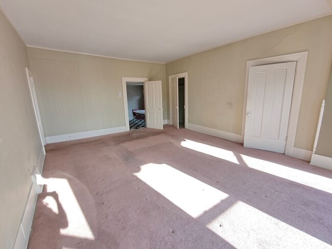 Building Photo - 26 E Mechanic St