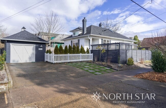 Coming Soon! Remodeled Sellwood Bungalow - Coming Soon!  Remodeled Sellwood Bungalow