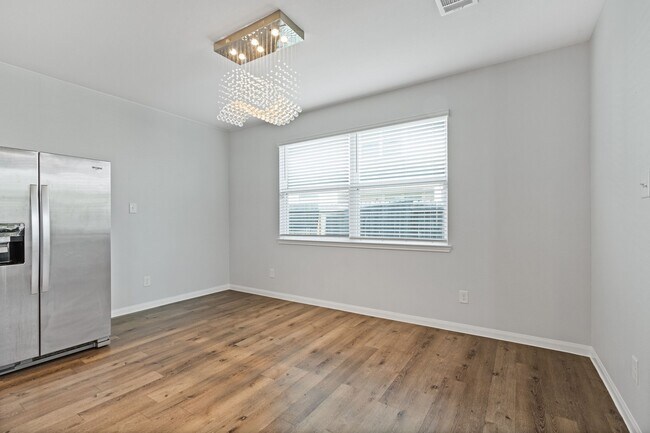 Building Photo - 3902 Deledda Dr
