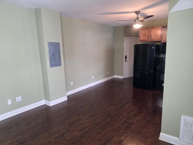 Building Photo - 48 Covell St