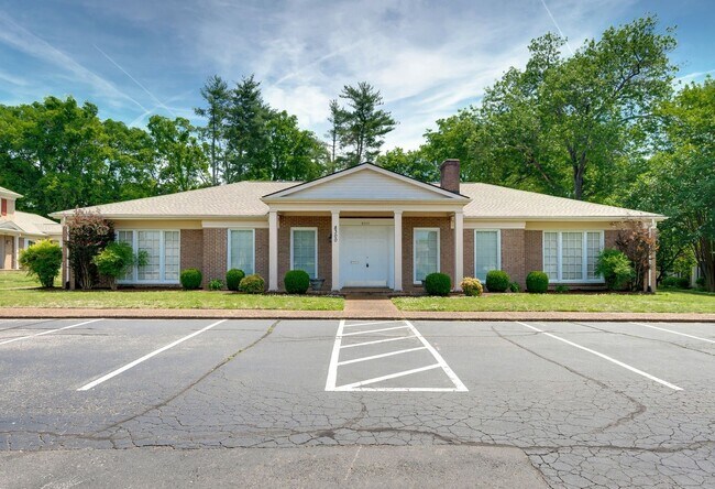 Building Photo - 1016 Todd Preis Dr