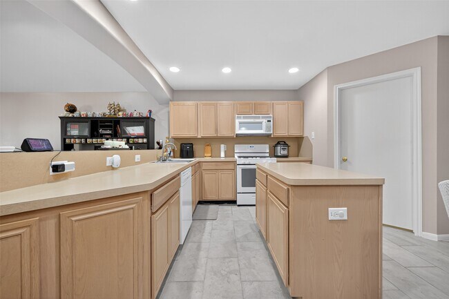 Building Photo - 21539 Olympic Forest Dr