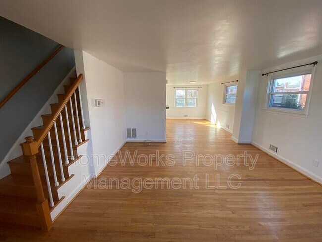 Building Photo - 1127 Deanwood Rd