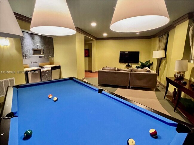 Building Photo - 9172 Collins Ave