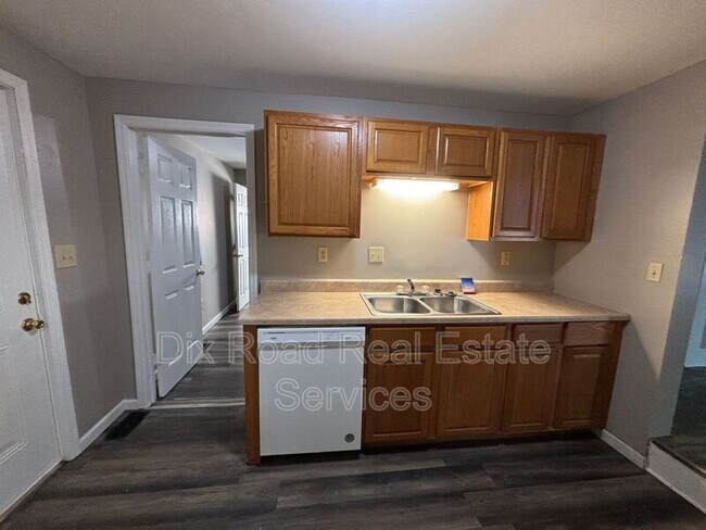 Building Photo - 609 Eighteenth Avenue