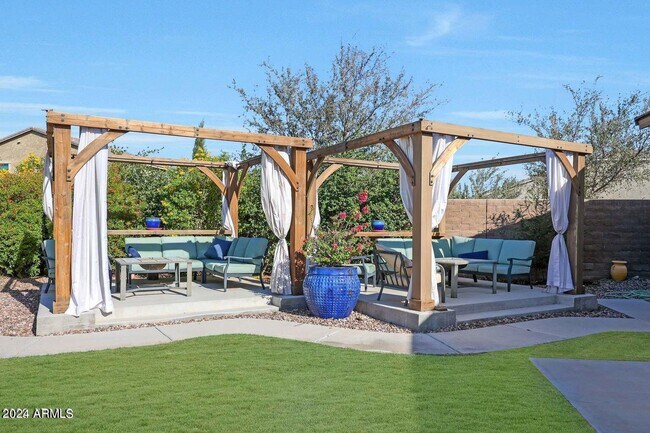 Building Photo - 9422 W Donald Dr