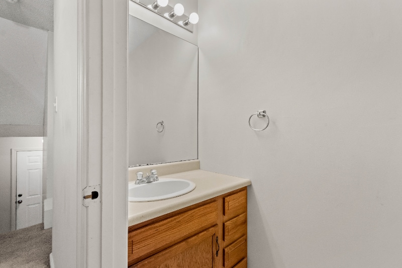 Building Photo - 159 Londonderry Dr