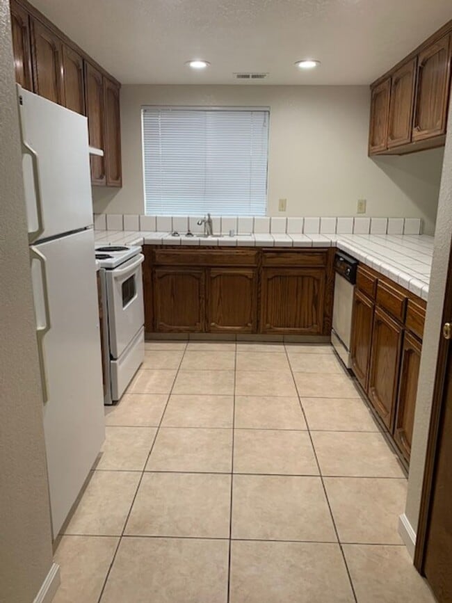 Building Photo - Cozy 2-Bedroom Home for Rent in Tracy!