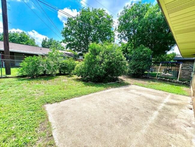 Building Photo - 129 Village