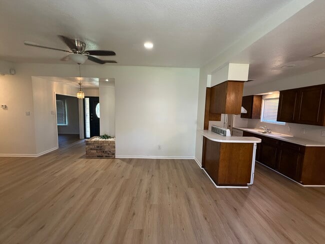 Building Photo - 4638 Bonner Dr