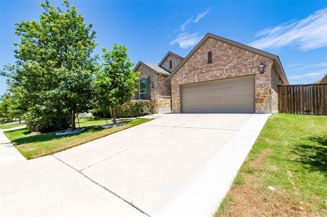 Building Photo - 2918 Diego Dr