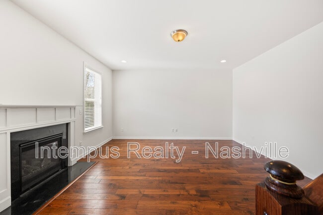 Building Photo - 2637 Miranda Dr